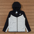 Nike Tech Negro-Gris Claro