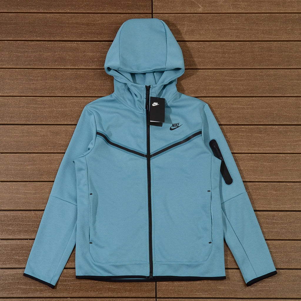 Nike Tech Celeste