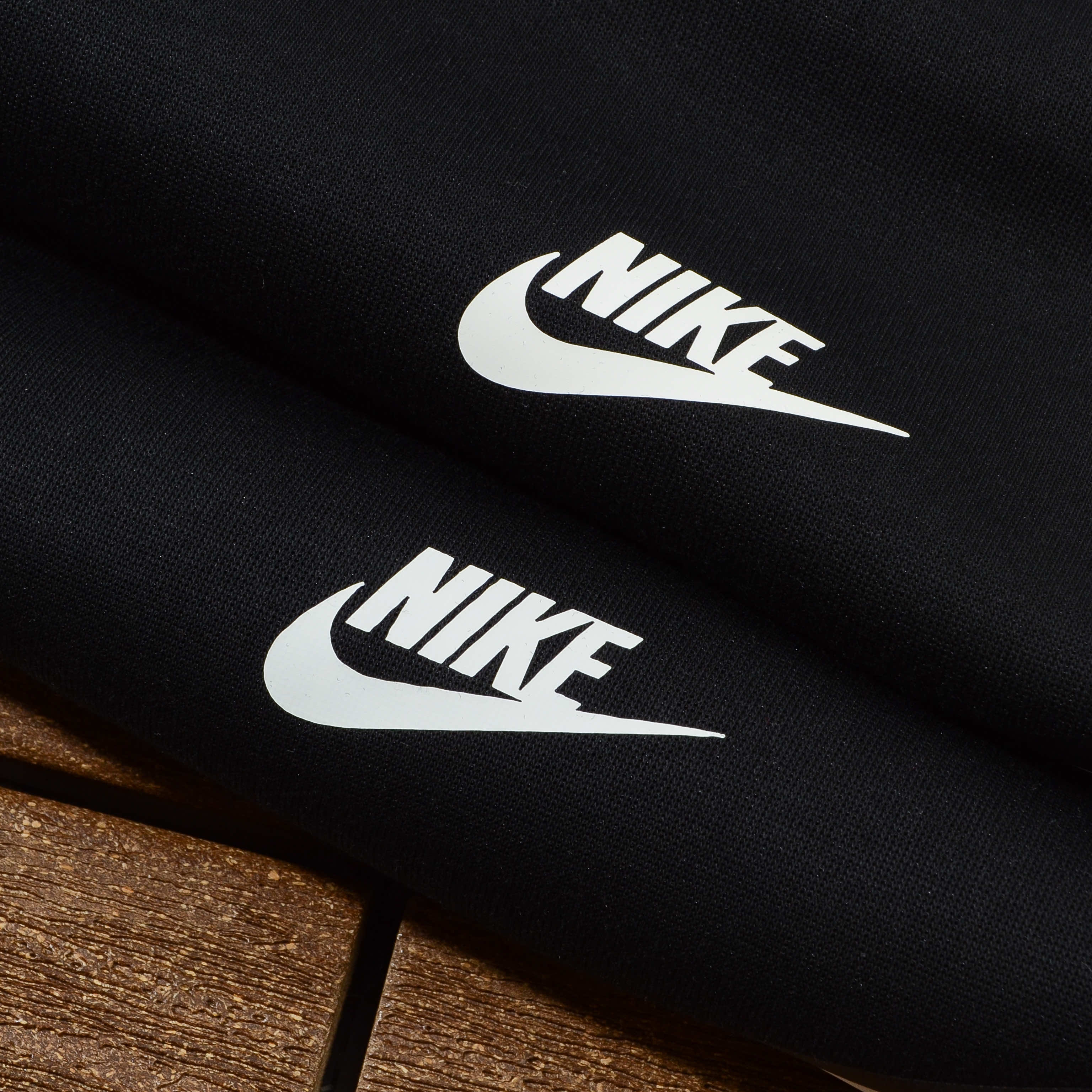Nike Tech Negro-Gris Oscuro