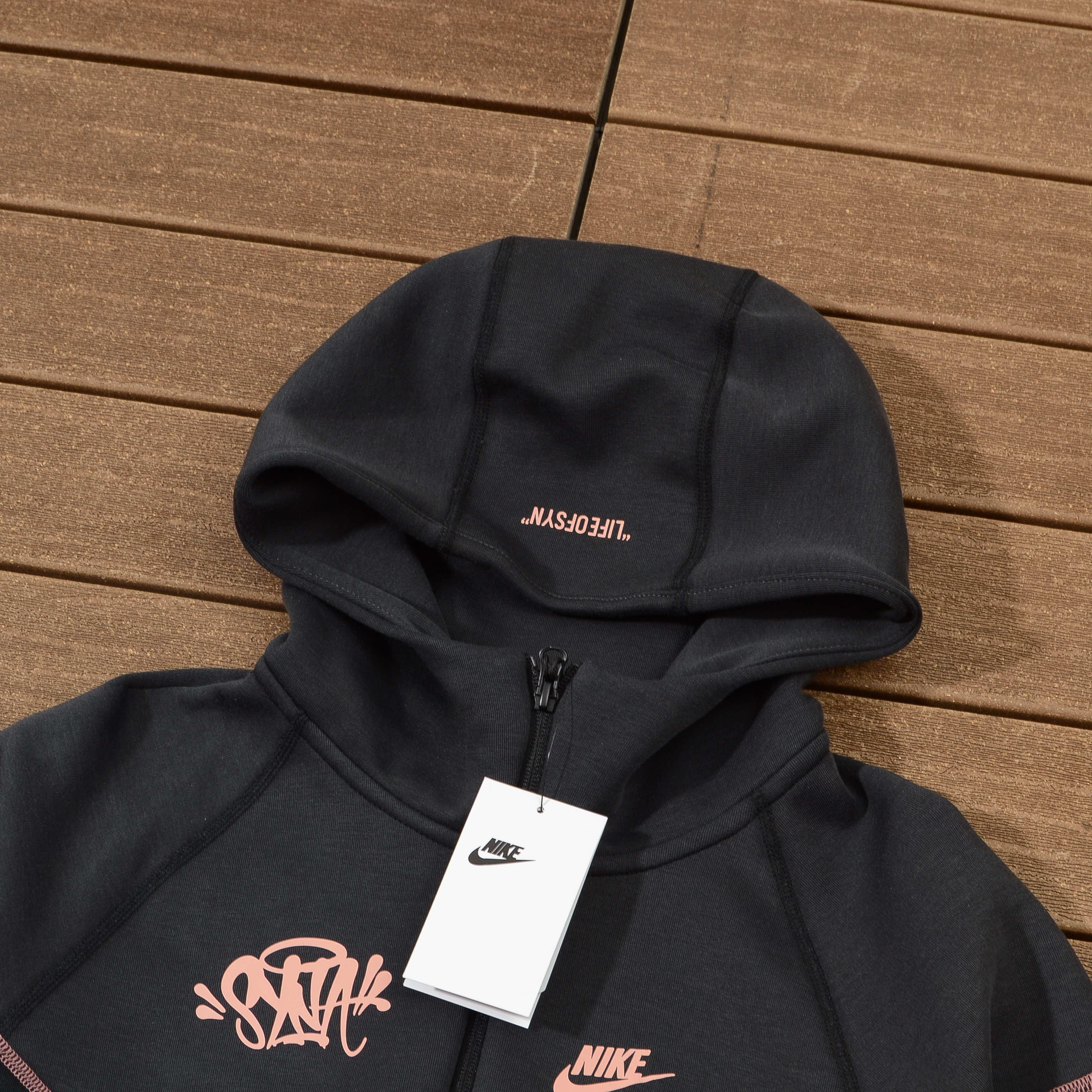 Conjunto Nike Tech x Syna