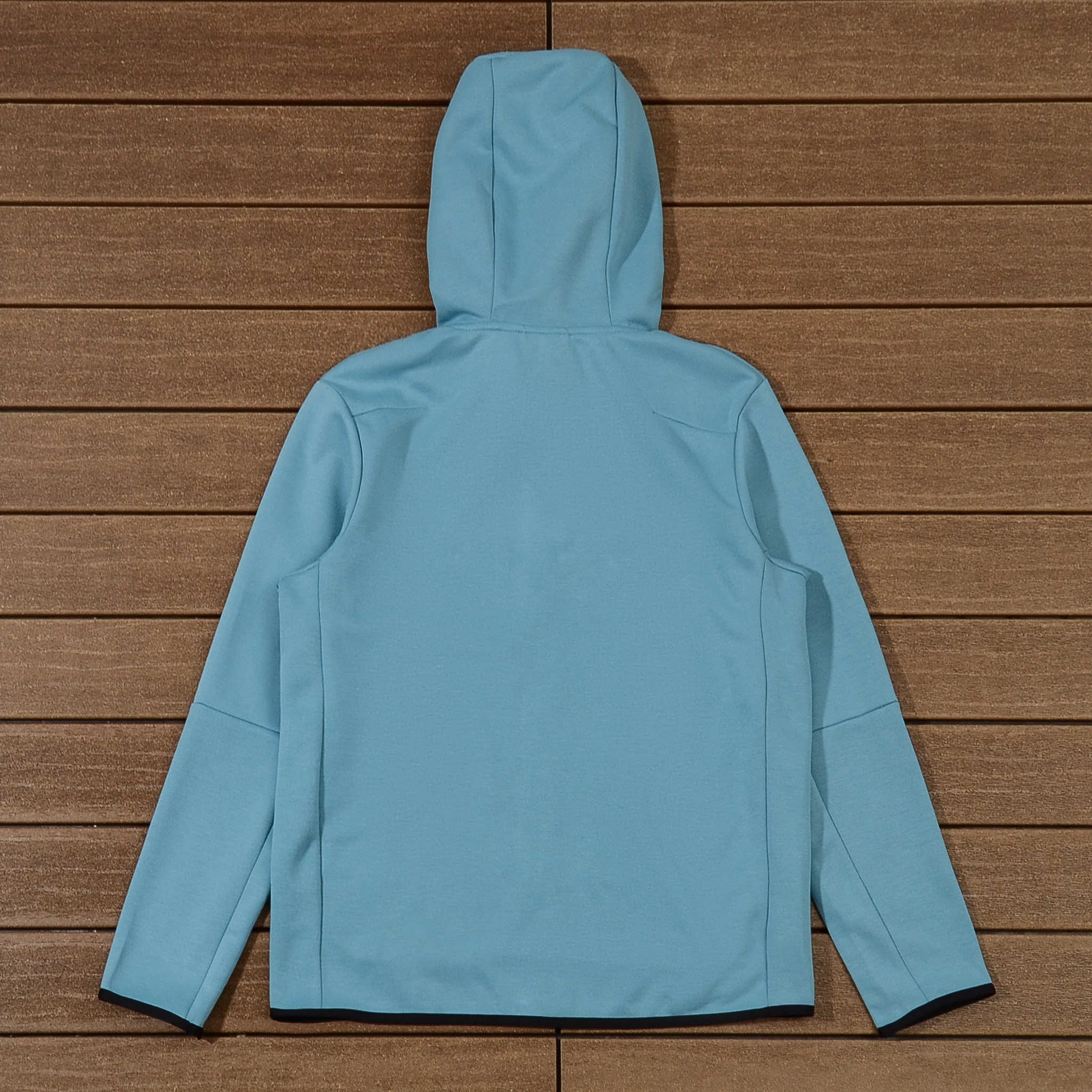 Nike Tech Celeste