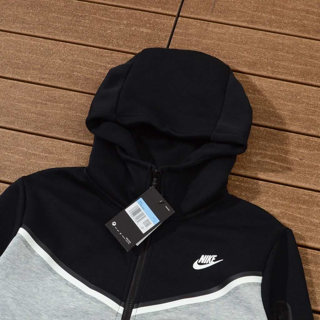 Nike Tech Negro-Gris Oscuro
