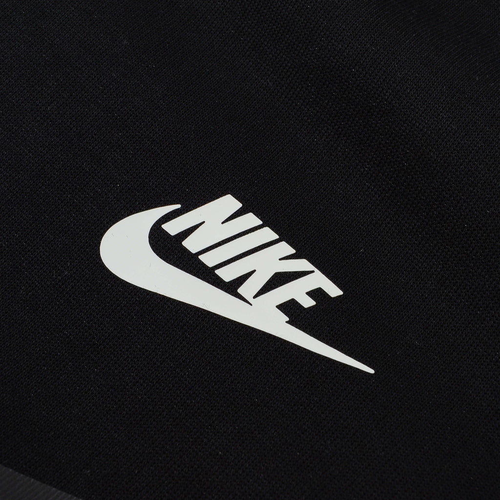 Nike Tech Fleece Negro