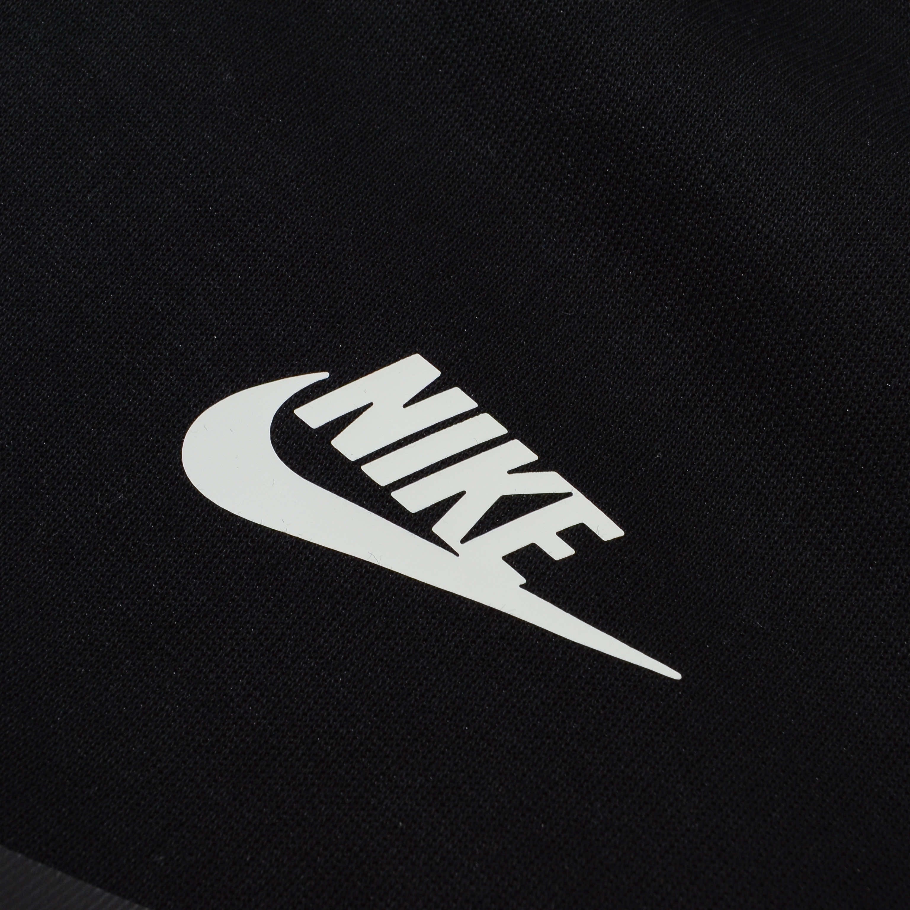 Nike Tech Fleece Negro